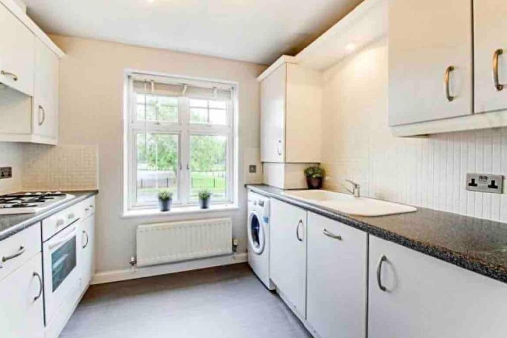 The Wickets - 2 Bedroom Apartment Overlooking Cricket Club Marton-in-Cleveland Екстериор снимка