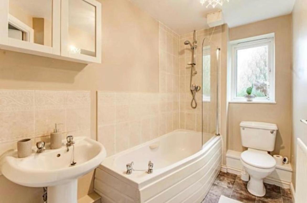 The Wickets - 2 Bedroom Apartment Overlooking Cricket Club Marton-in-Cleveland Екстериор снимка