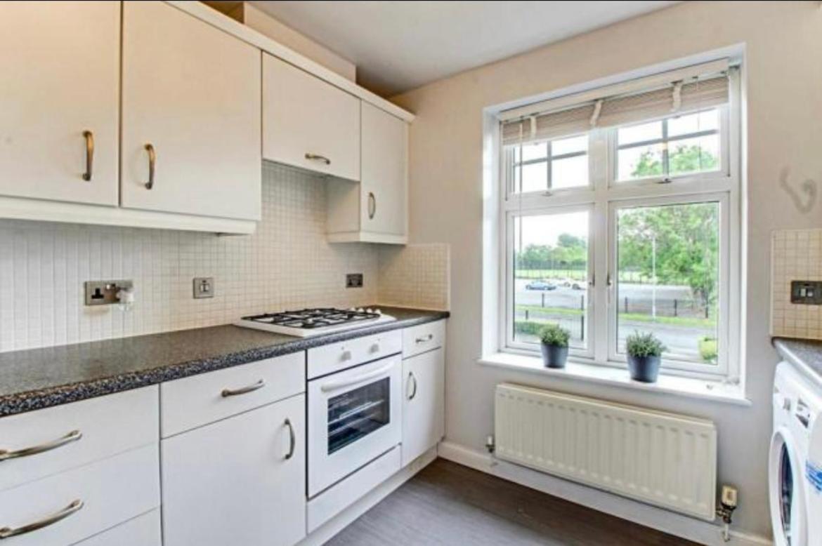 The Wickets - 2 Bedroom Apartment Overlooking Cricket Club Marton-in-Cleveland Екстериор снимка