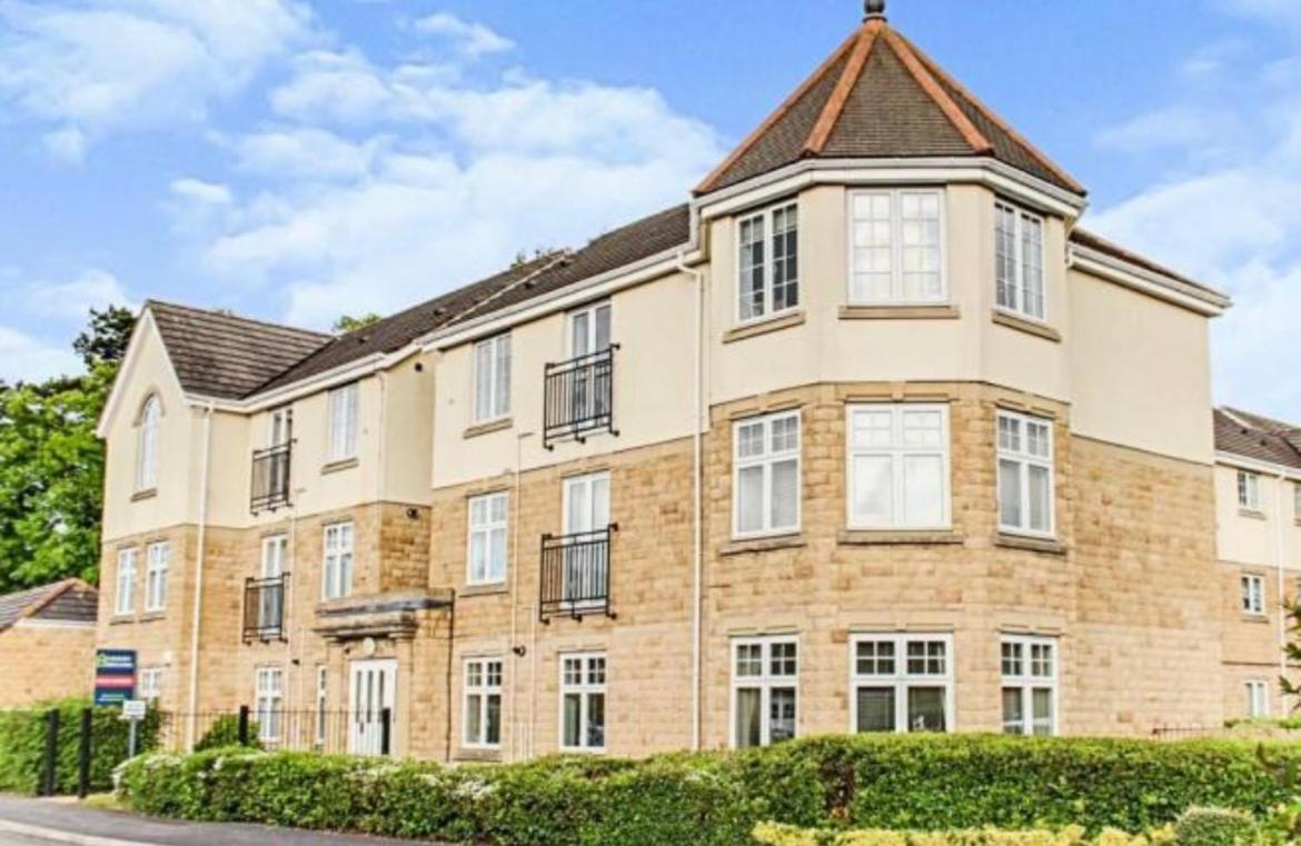 The Wickets - 2 Bedroom Apartment Overlooking Cricket Club Marton-in-Cleveland Екстериор снимка