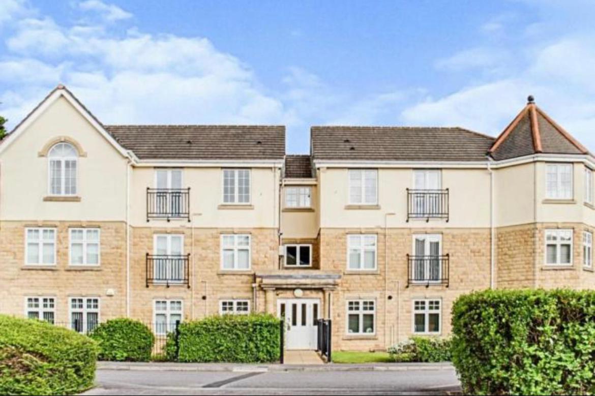 The Wickets - 2 Bedroom Apartment Overlooking Cricket Club Marton-in-Cleveland Екстериор снимка